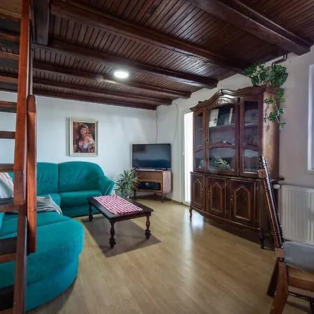 Zidanica Krstinc Holiday home Straza