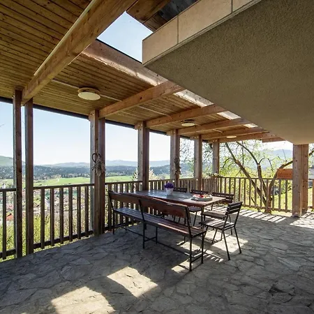 Zidanica Krstinc Holiday home *